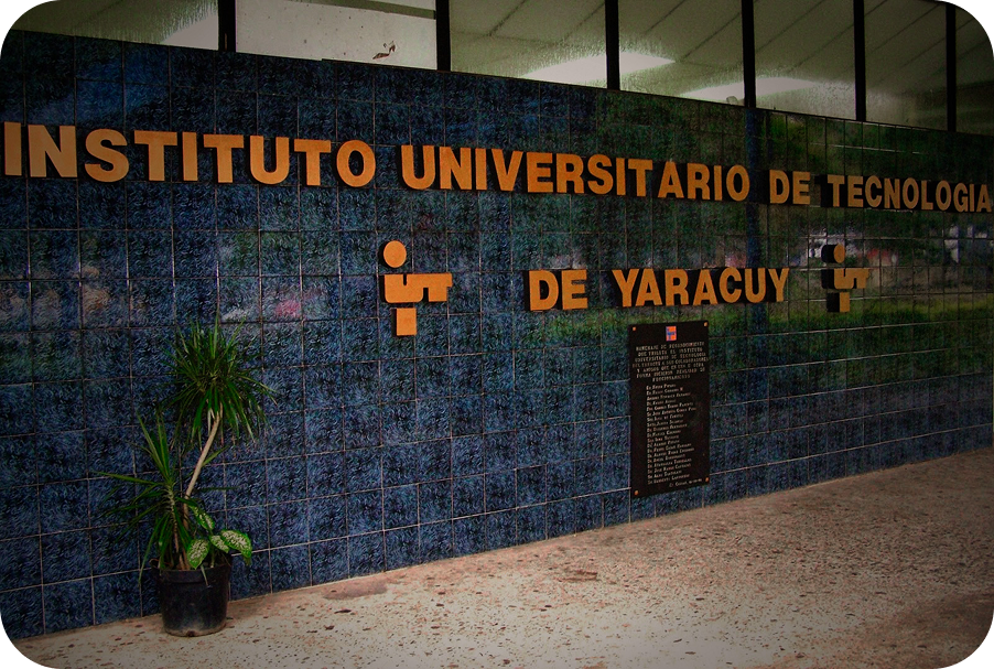 Fachada antigua del Instituto Universitario de Tecnología de Yaracuy